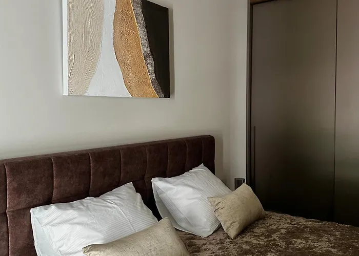 Daire Parkside Lux - 2 Bedrooms Apartment, New