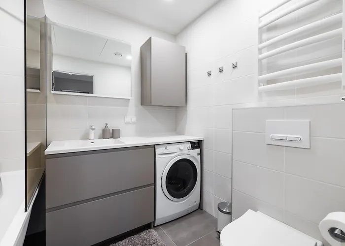 Parkside Lux - 2 Bedrooms Apartment, New *