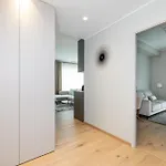 Parkside Lux - 2 Bedrooms Apartment, New Apartamento Talin